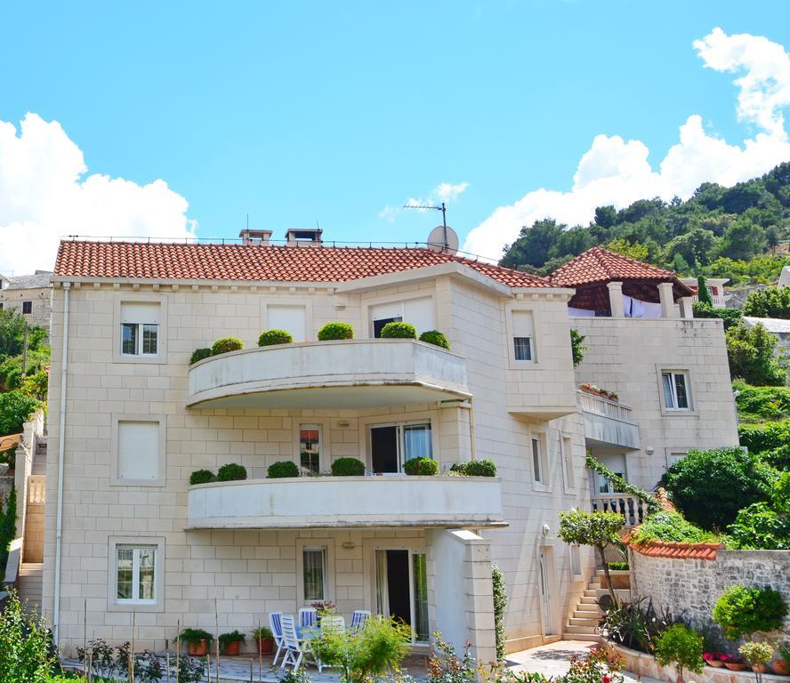 Apartments Mladinic Pucisca Exterior photo